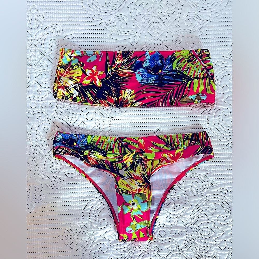 Never worn ! Coco Cabana neon two piece swim wear size medium sanitary strip